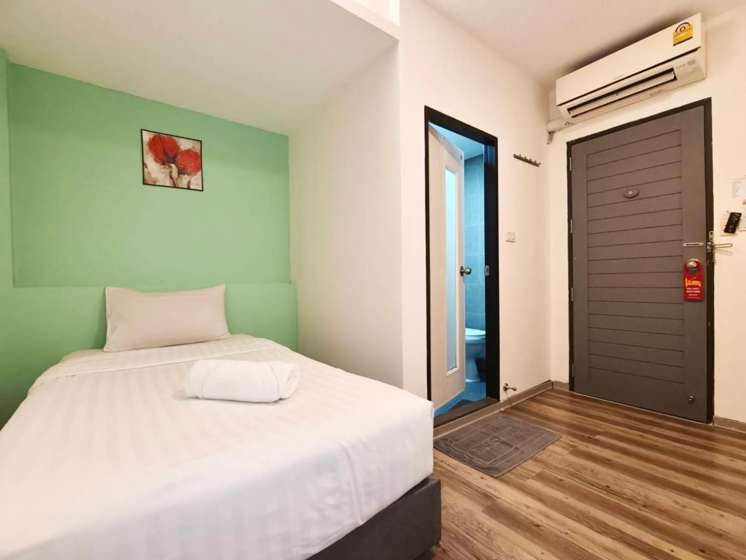 Superior Twin Room No Window