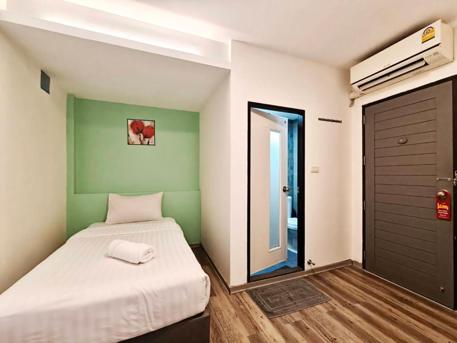 Superior Twin Room No Window