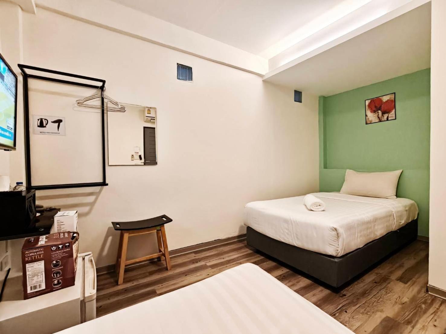 Superior Twin Room No Window
