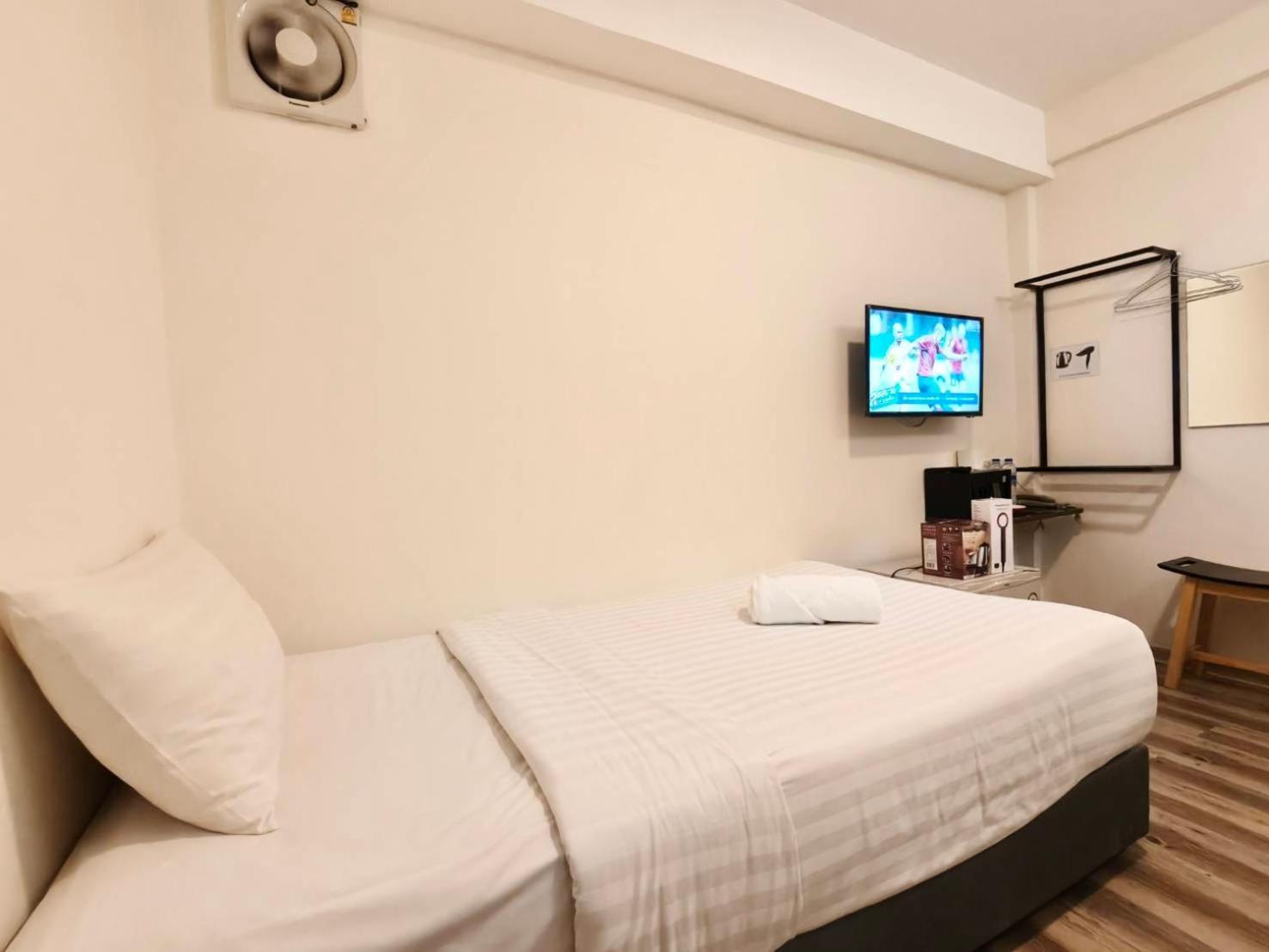 Superior Twin Room No Window