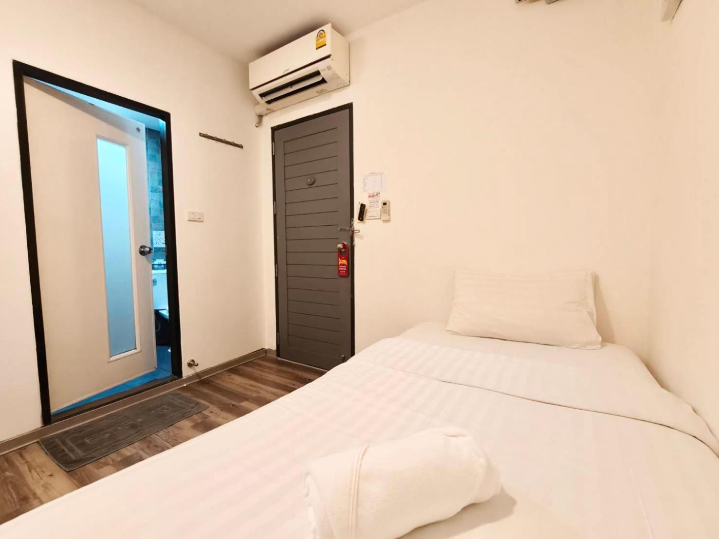 Superior Twin Room No Window