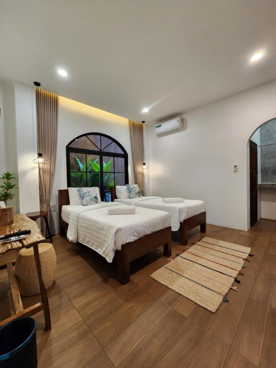 Large Double or Twin Room
