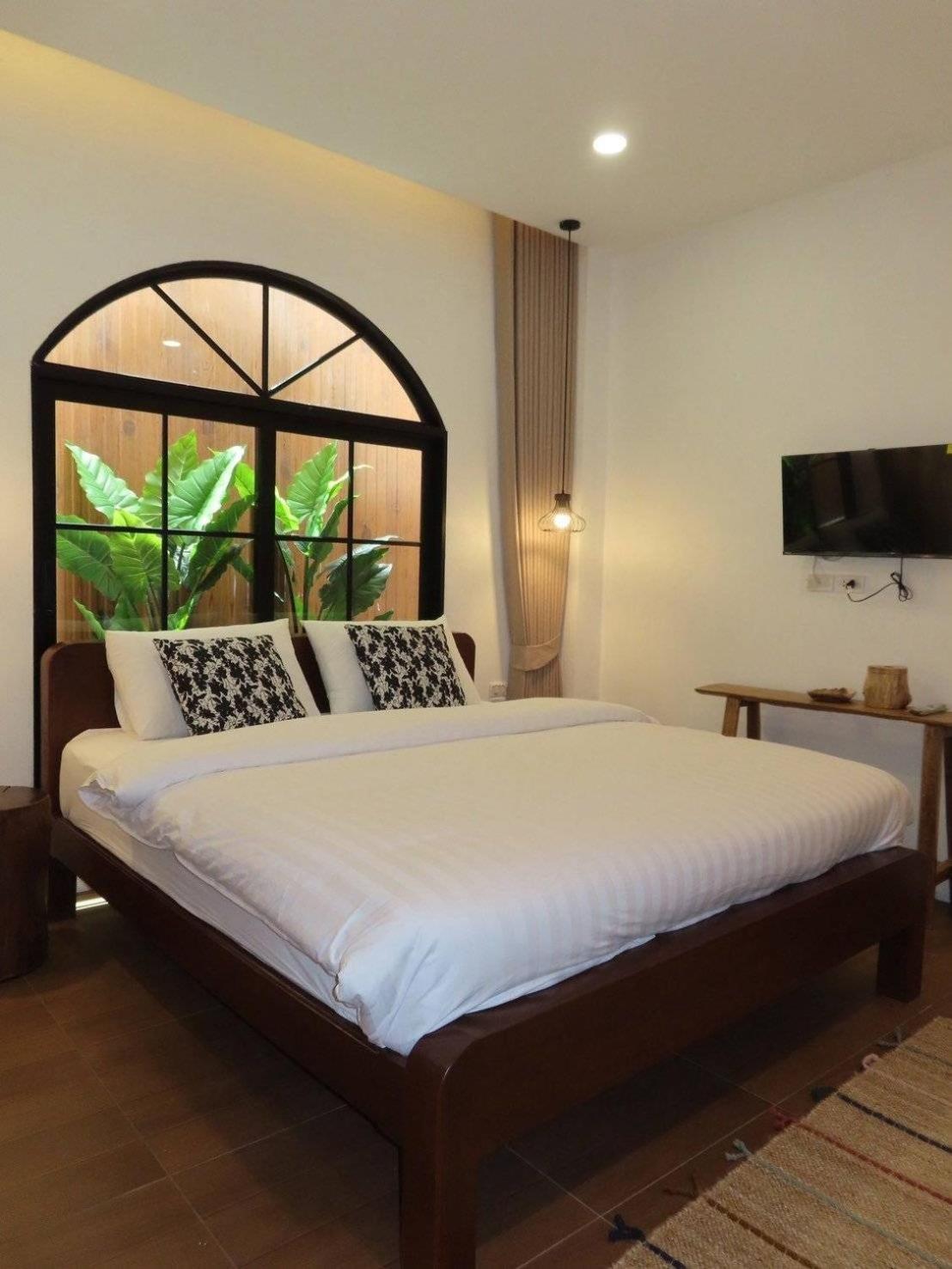 Large King Room