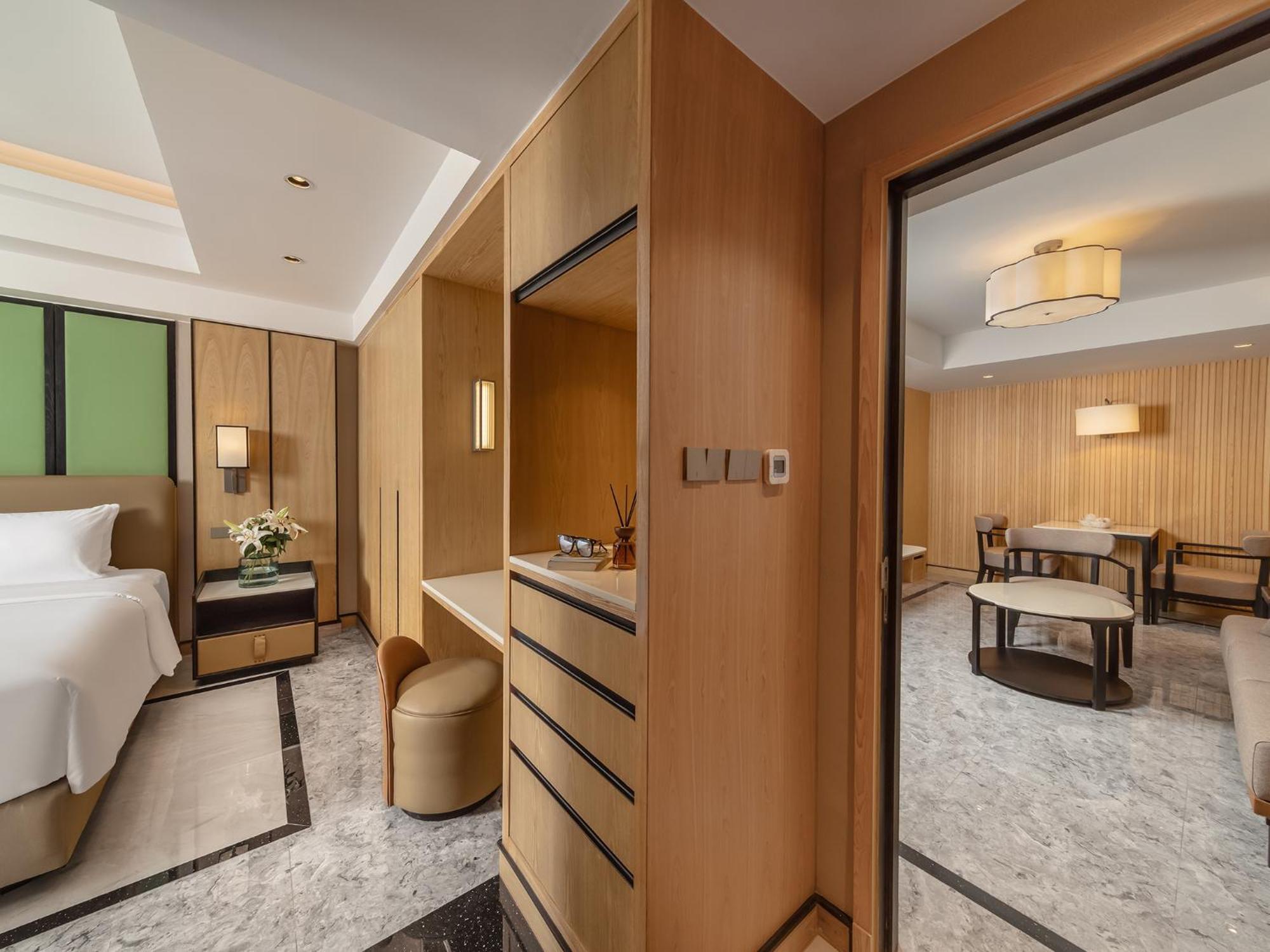 Queen Suite