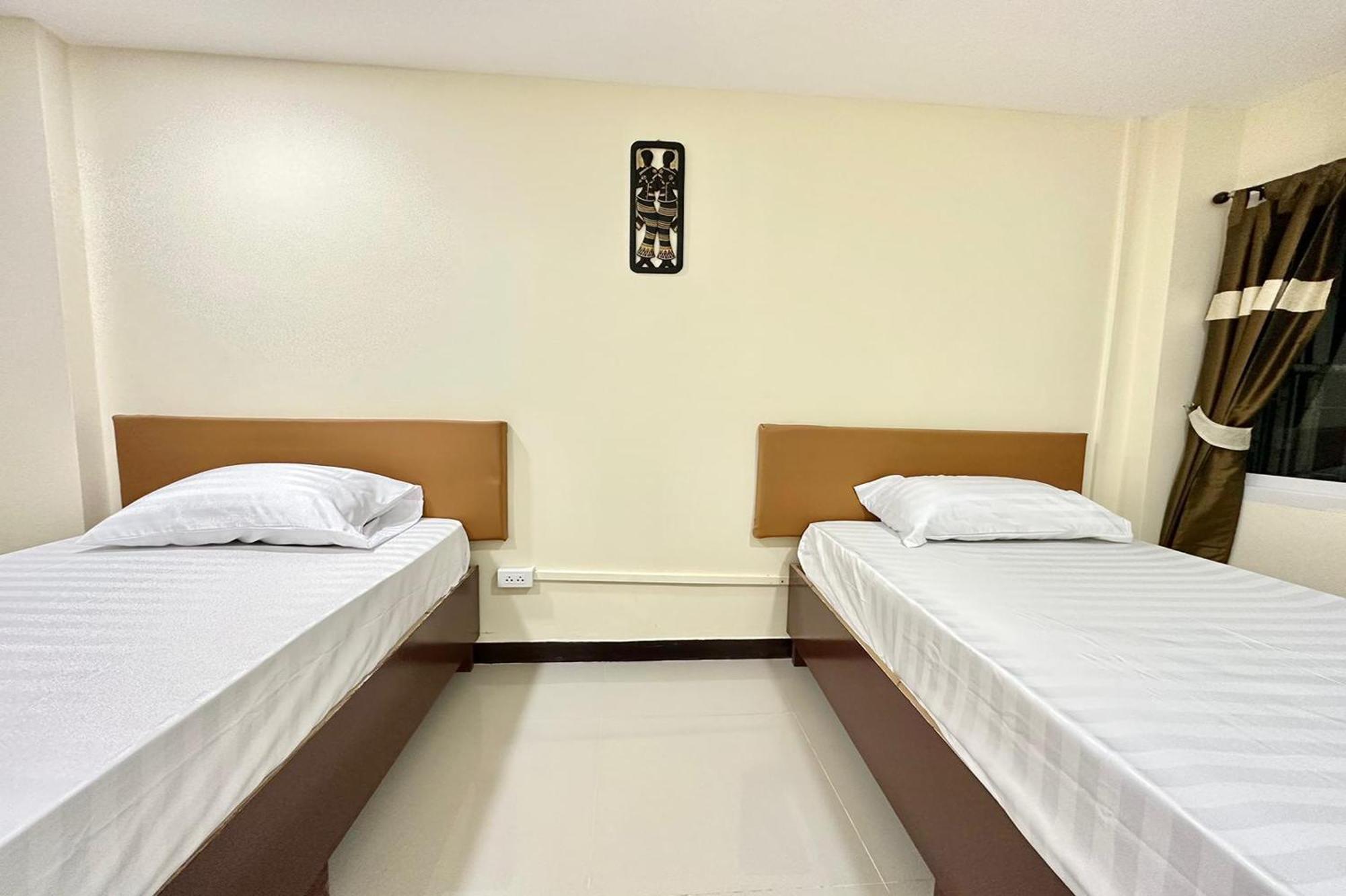 Twin Room Private Bathroom