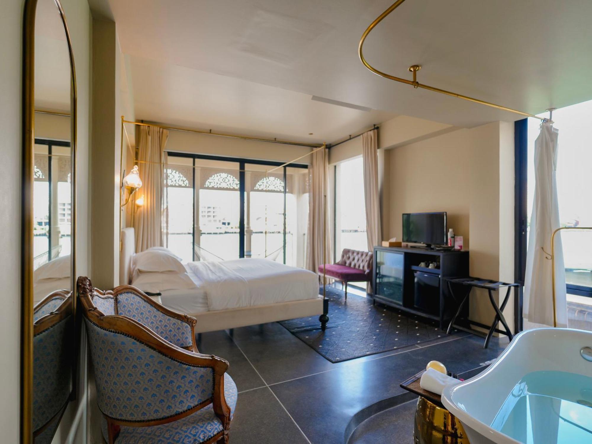 Riverside Grand Deluxe