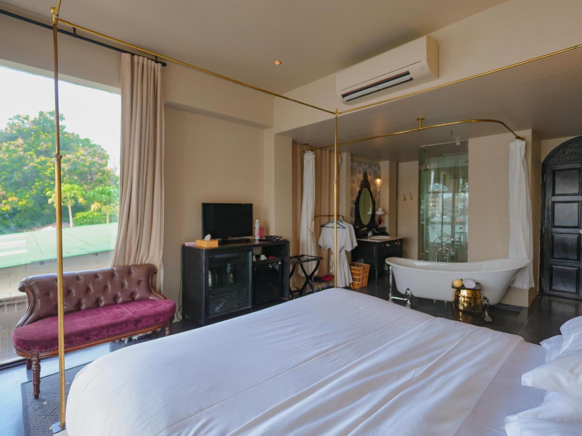 Riverside Grand Deluxe
