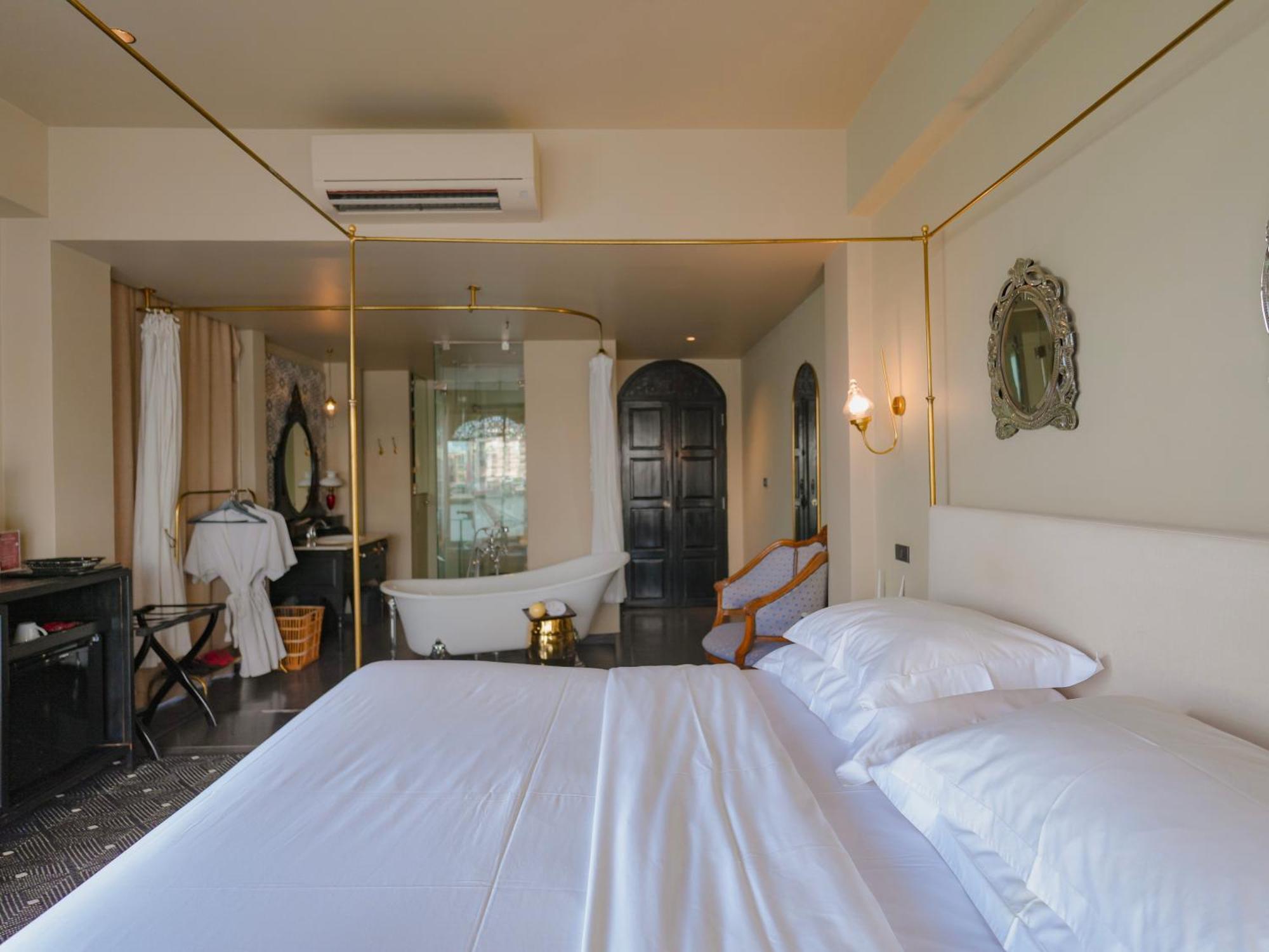 Riverside Grand Deluxe