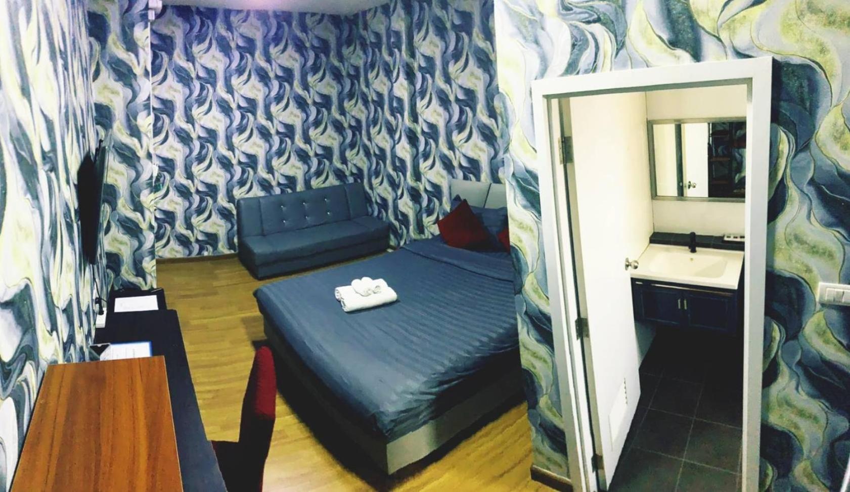 Deluxe Queen Room