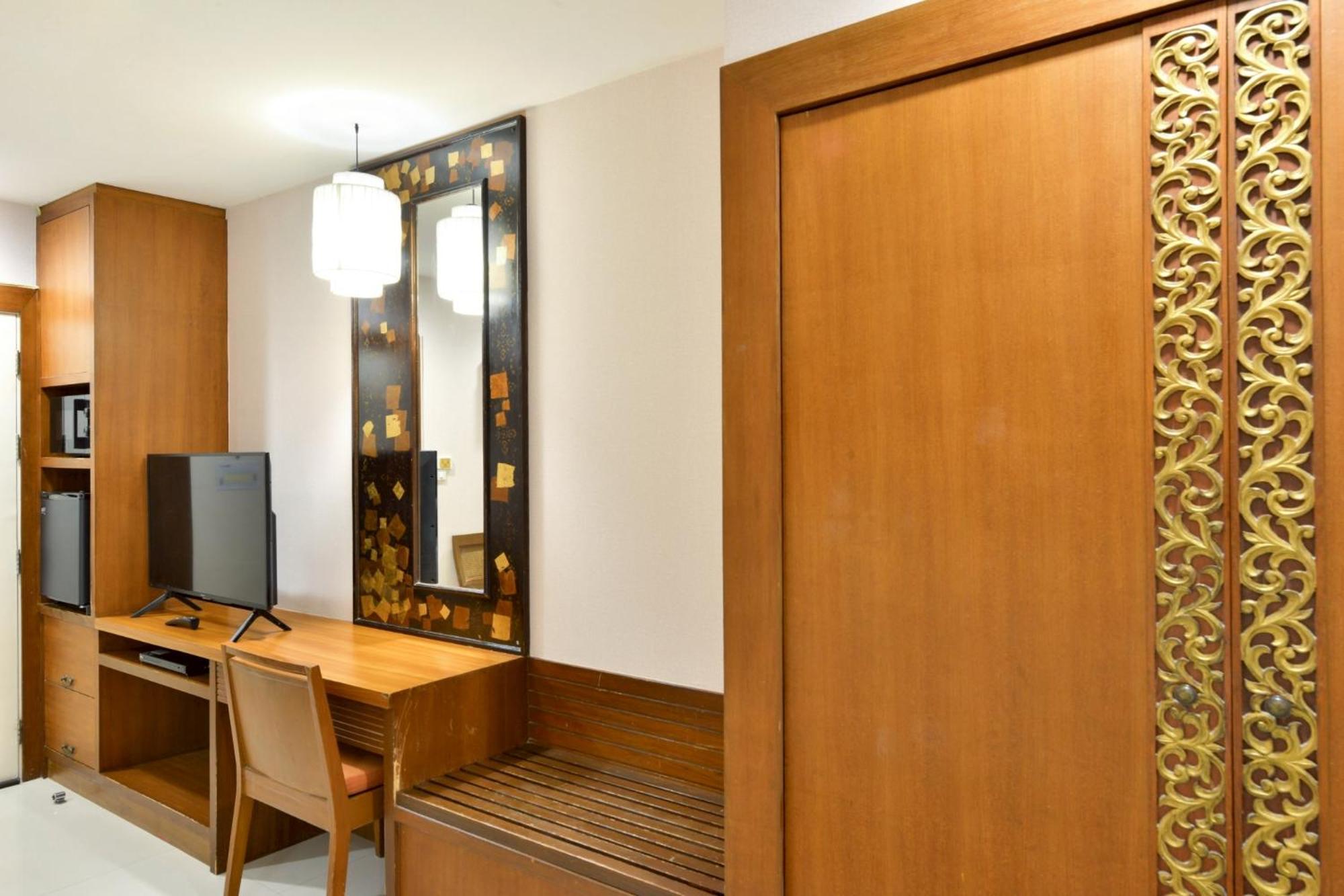 Deluxe Twin Room Room Only No Airport Transfer