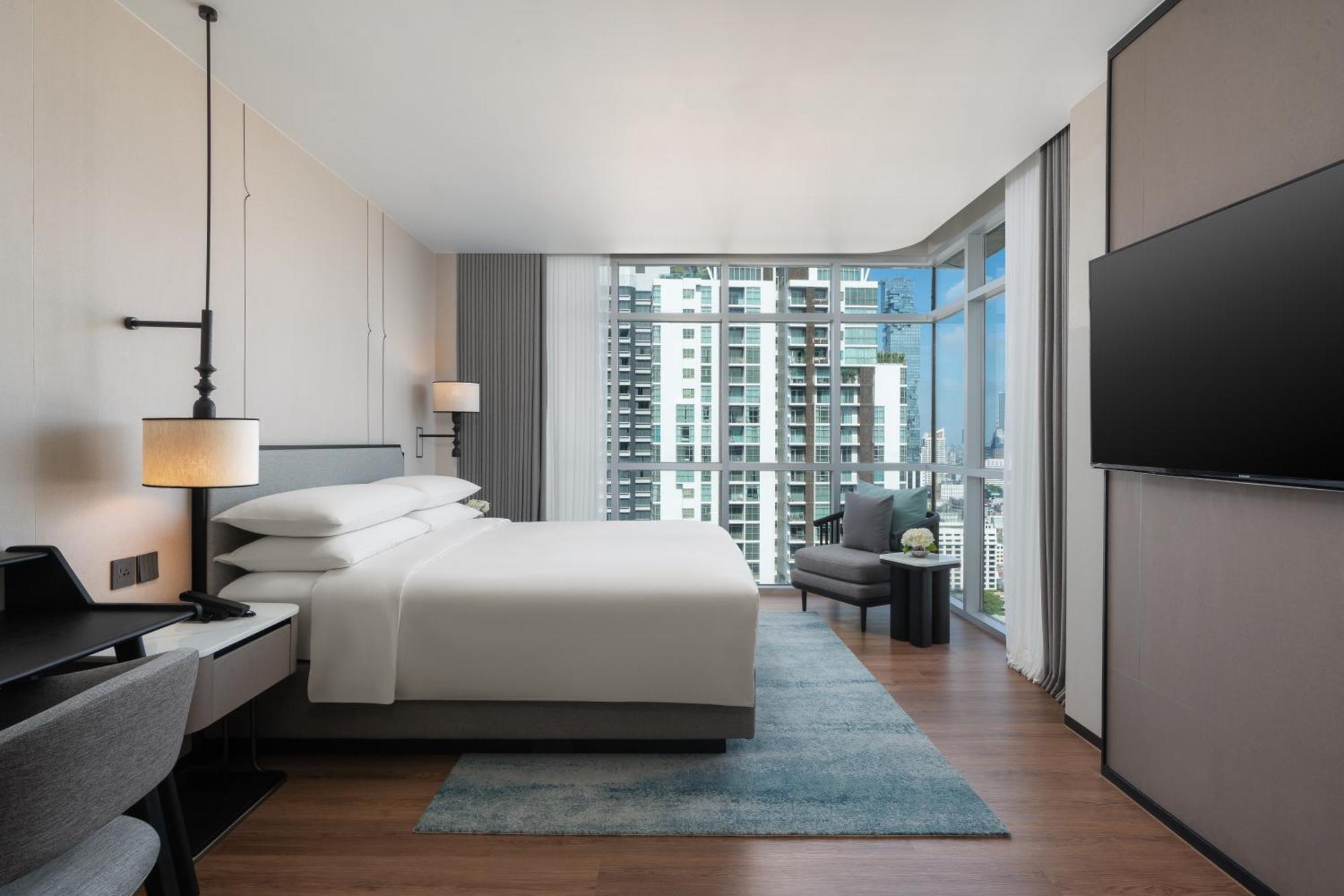 Three-Bedroom Executive Suite City View