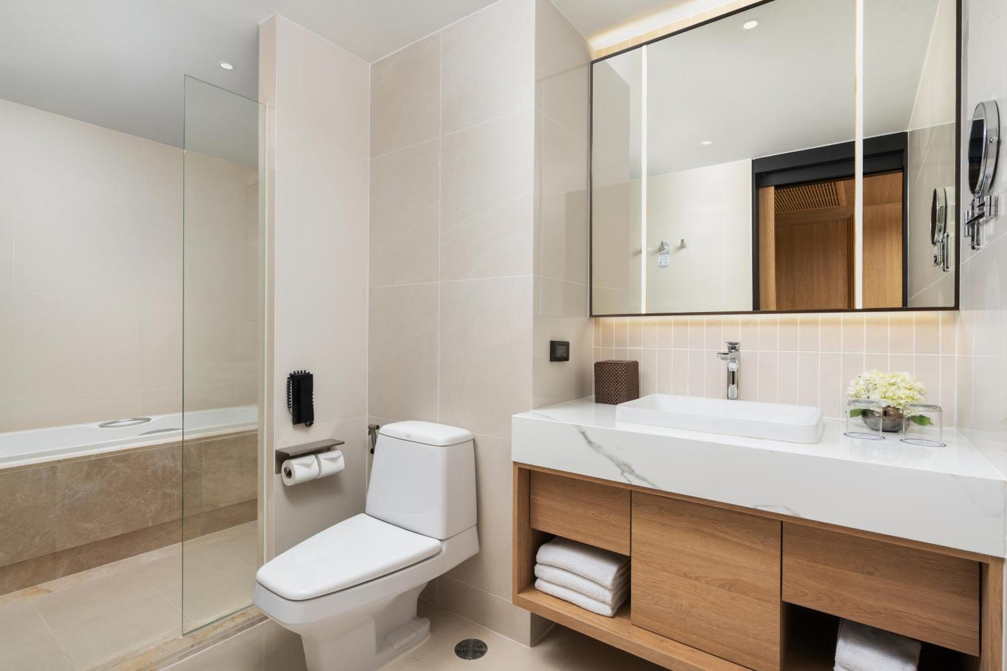 Premium One-Bedroom Suite City View