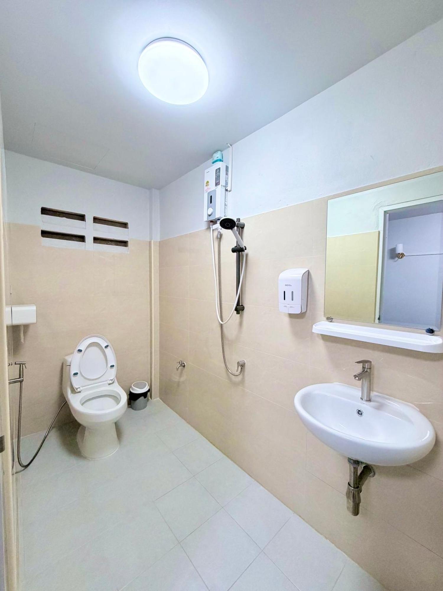 Standard Queen Room