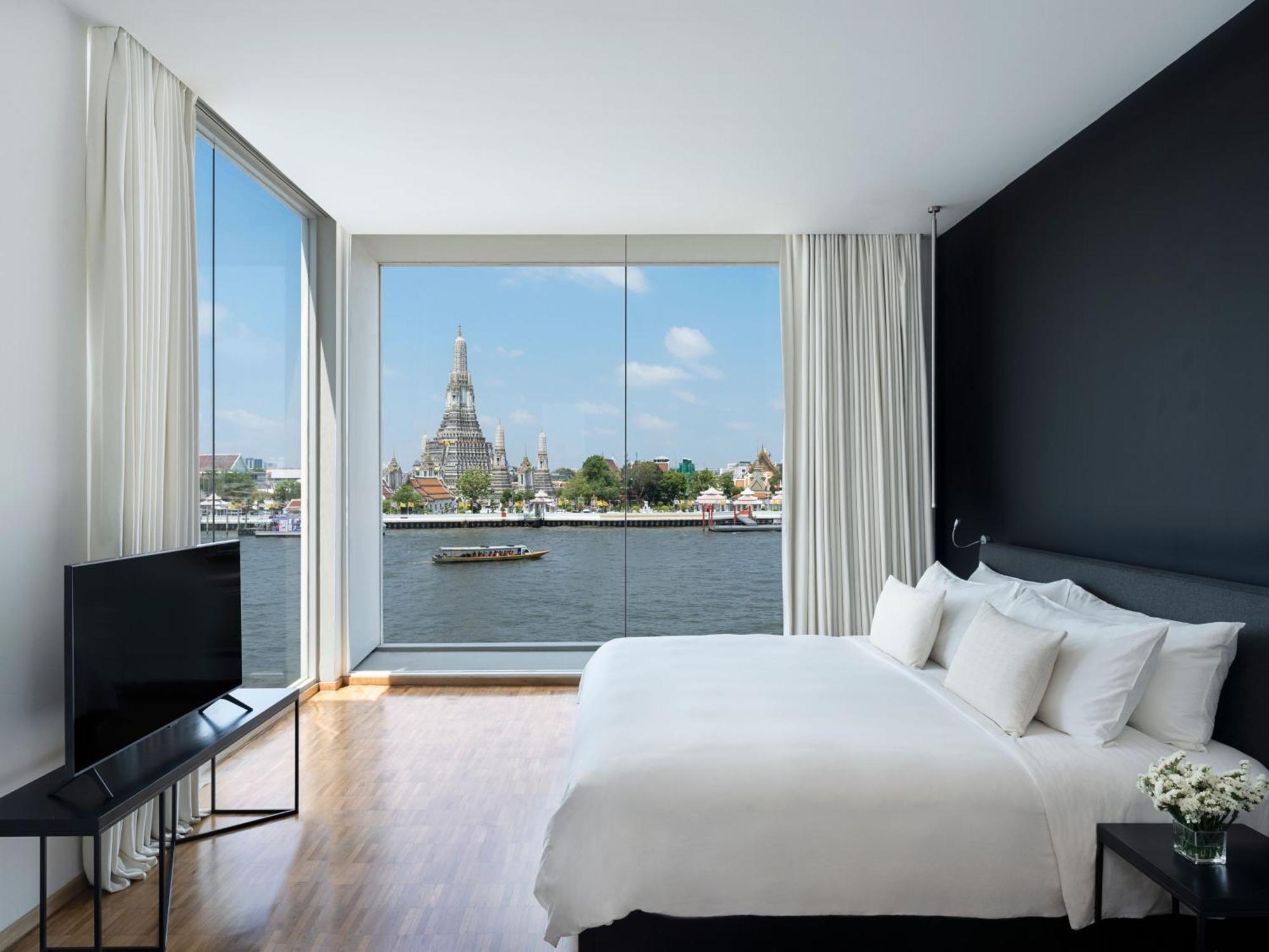Corner River View Deluxe