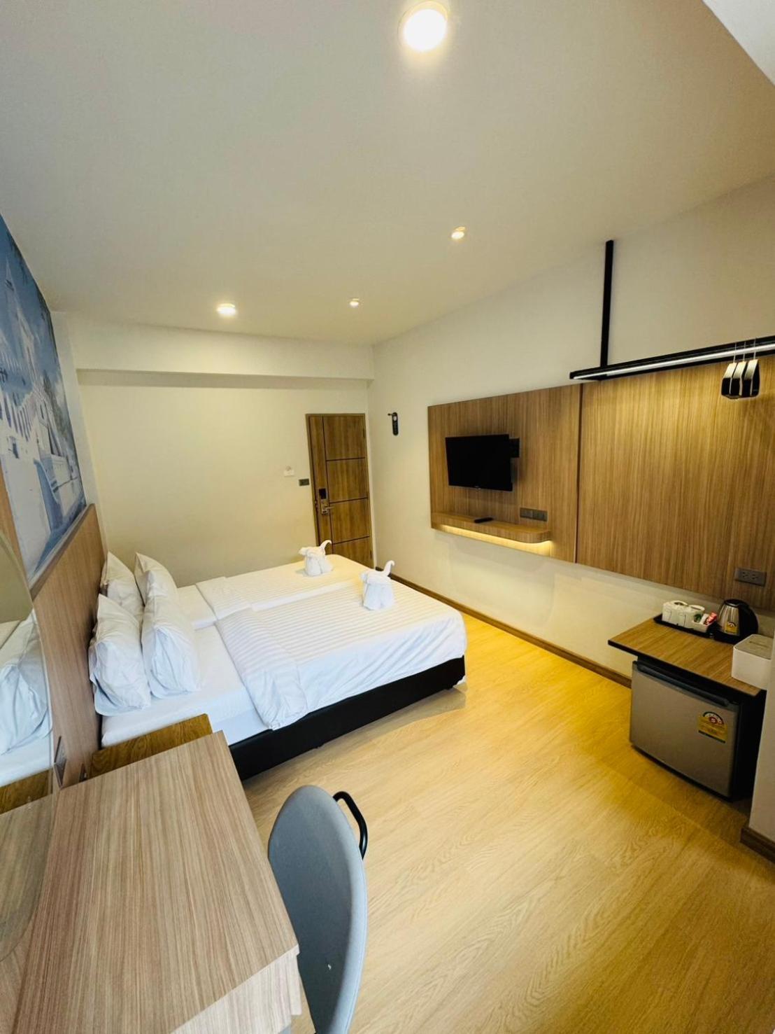 Deluxe Double or Twin Room