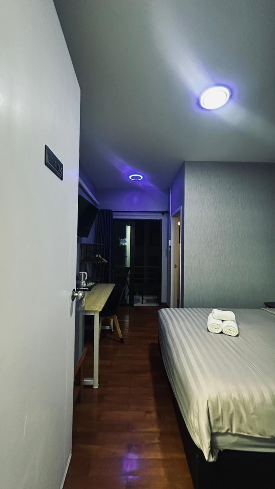 Deluxe Queen Room