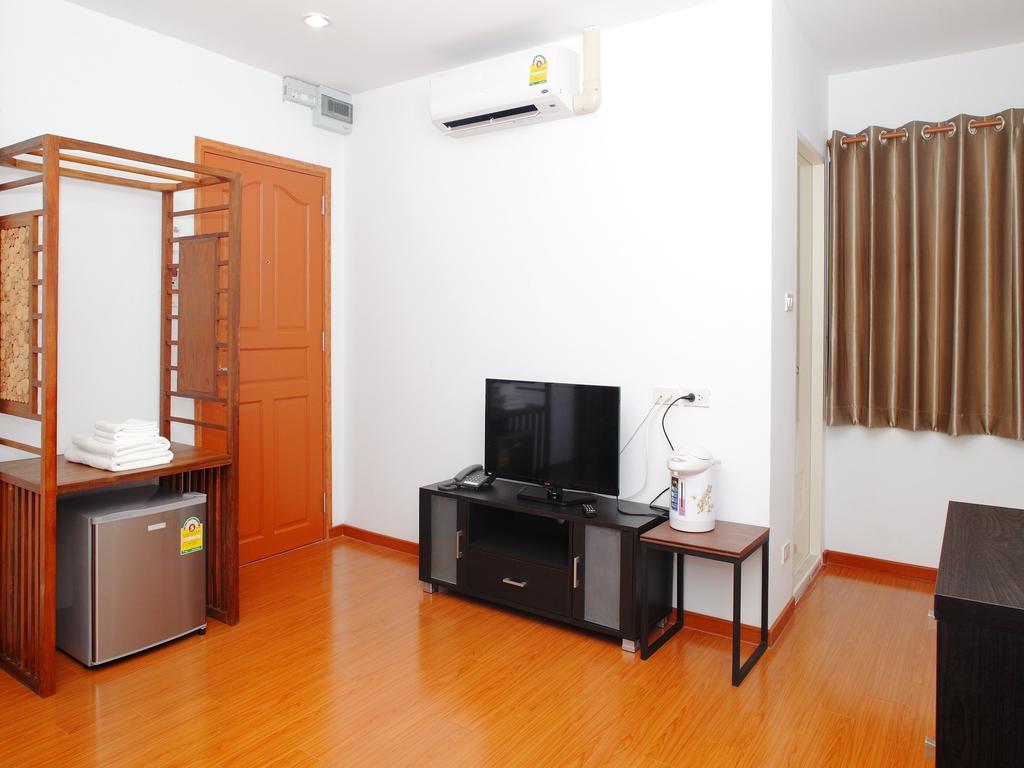 Deluxe Studio