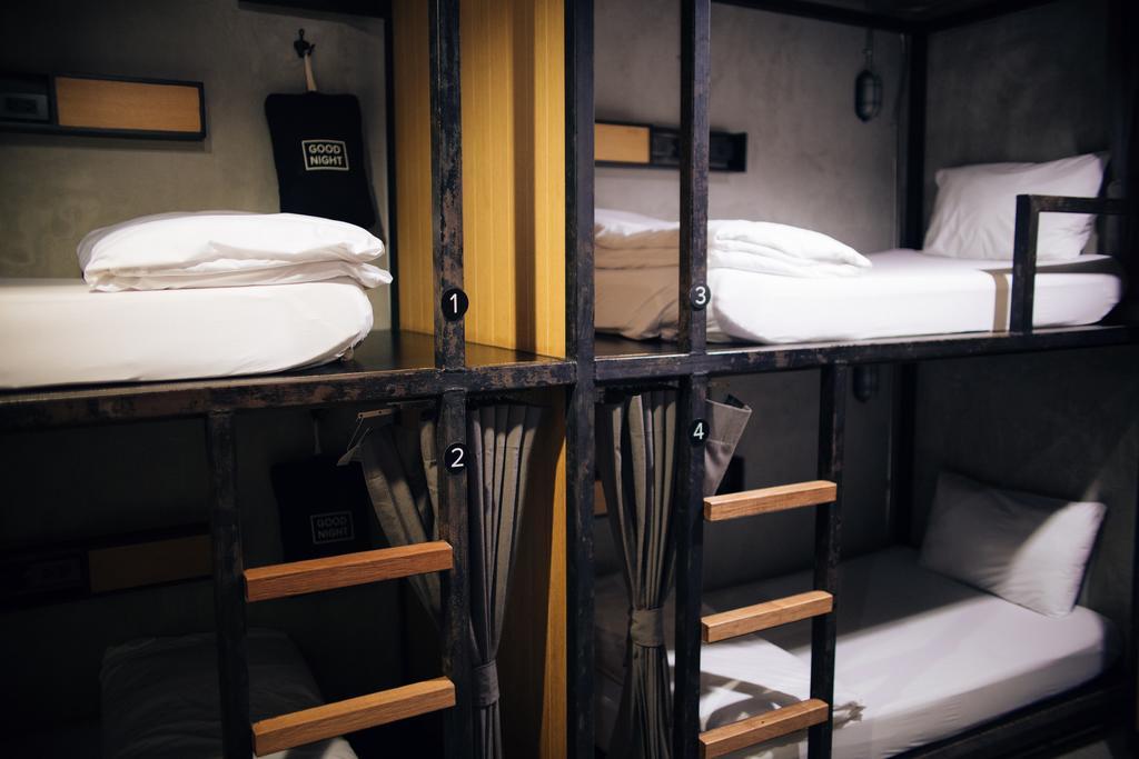 Bunk Bed 6-Bed Mixed Dormitory Room No Window,326440741:JPEG