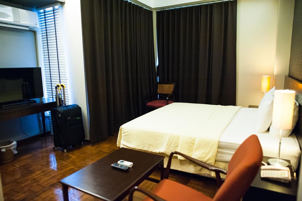 Deluxe King Room,1208870755:JPEG