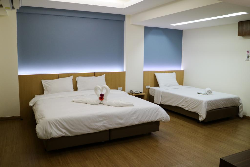 Triple Room