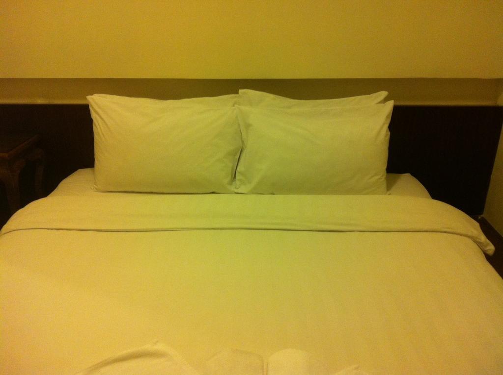 Deluxe Double Room Shower,698461404:JPEG