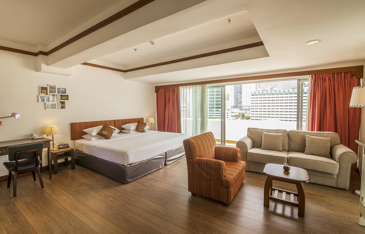 Executive Suite Balcony,507711165:JPEG