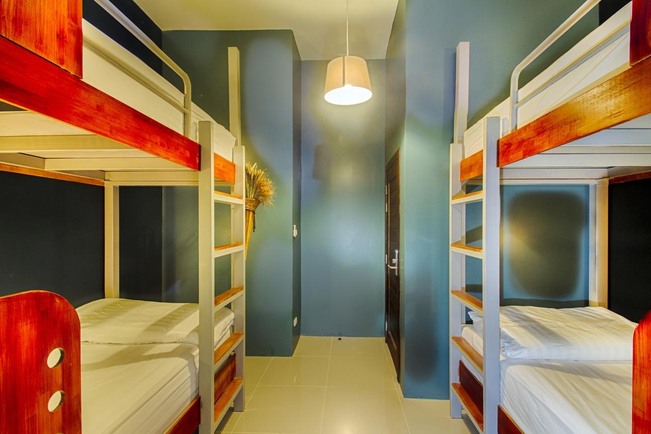 Bunk Bed Mixed Dormitory Room
