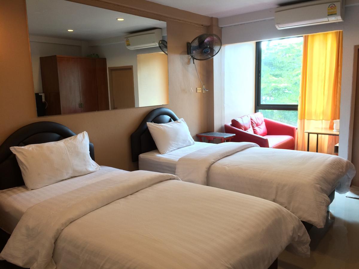 Quarto Econômico com 2 Camas de Solteiro