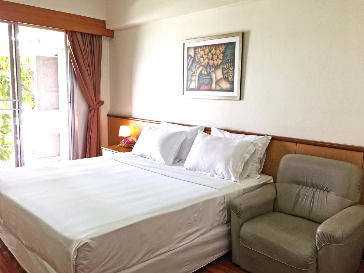 Double or Twin Room Private Bathroom