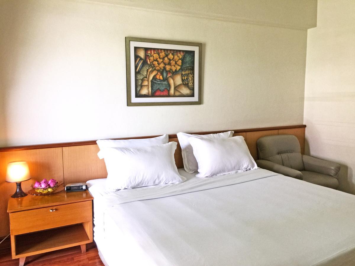 Double or Twin Room Private Bathroom