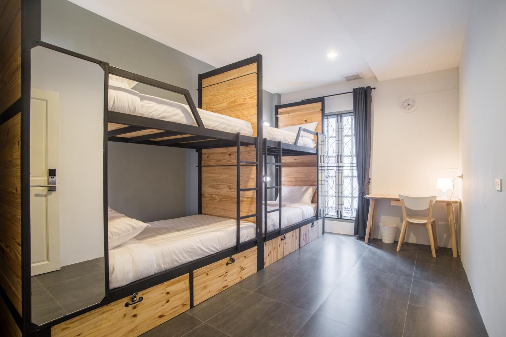 Quadruple Room Bathroom