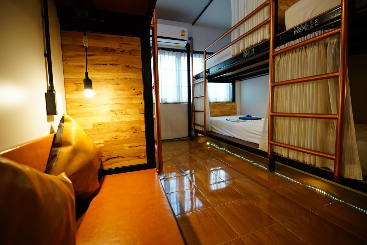 Bunk Bed Mixed Dormitory Room,653038773:JPEG