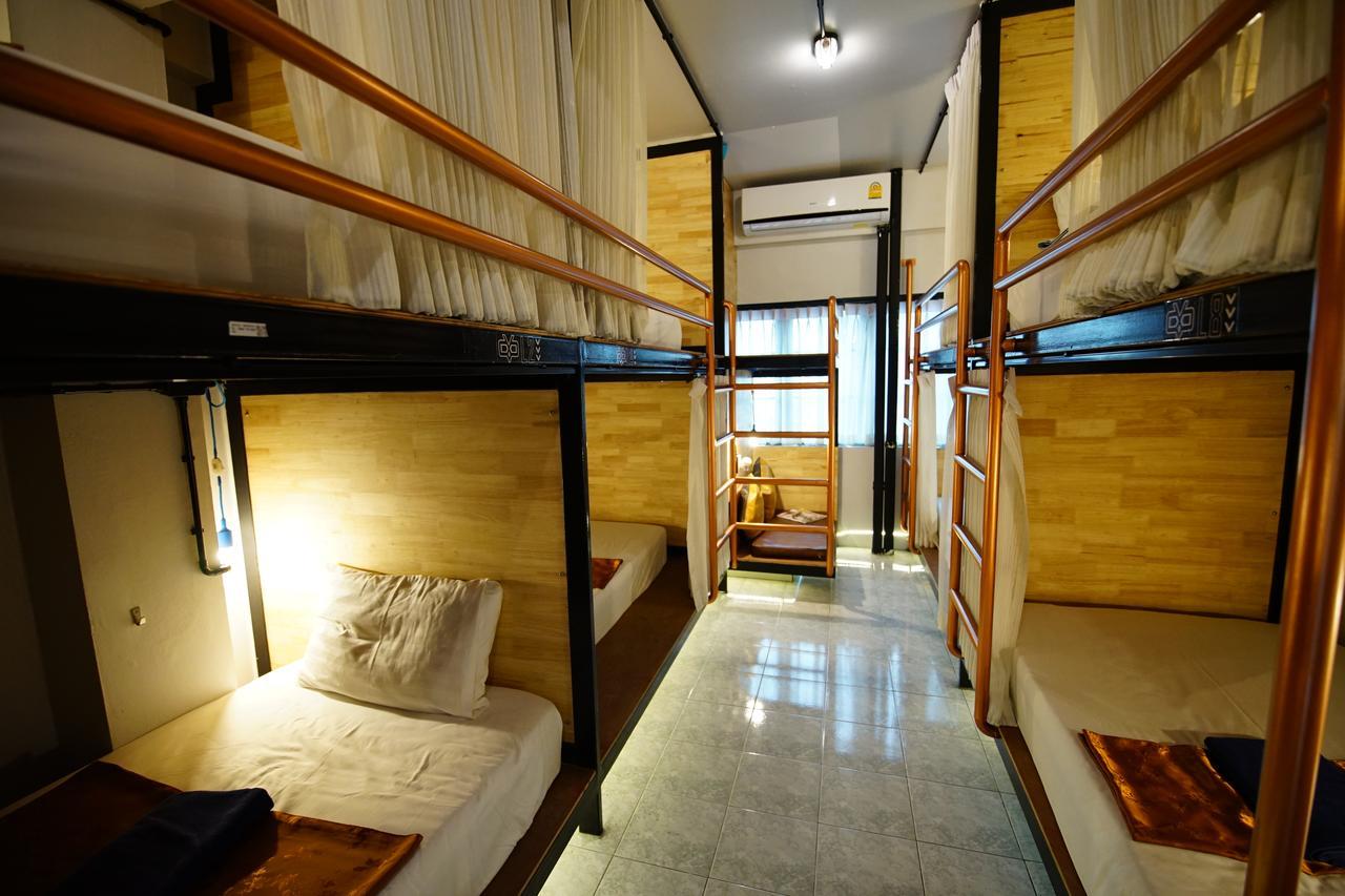 Posto Letto in Dormitorio Misto con 10 Letti