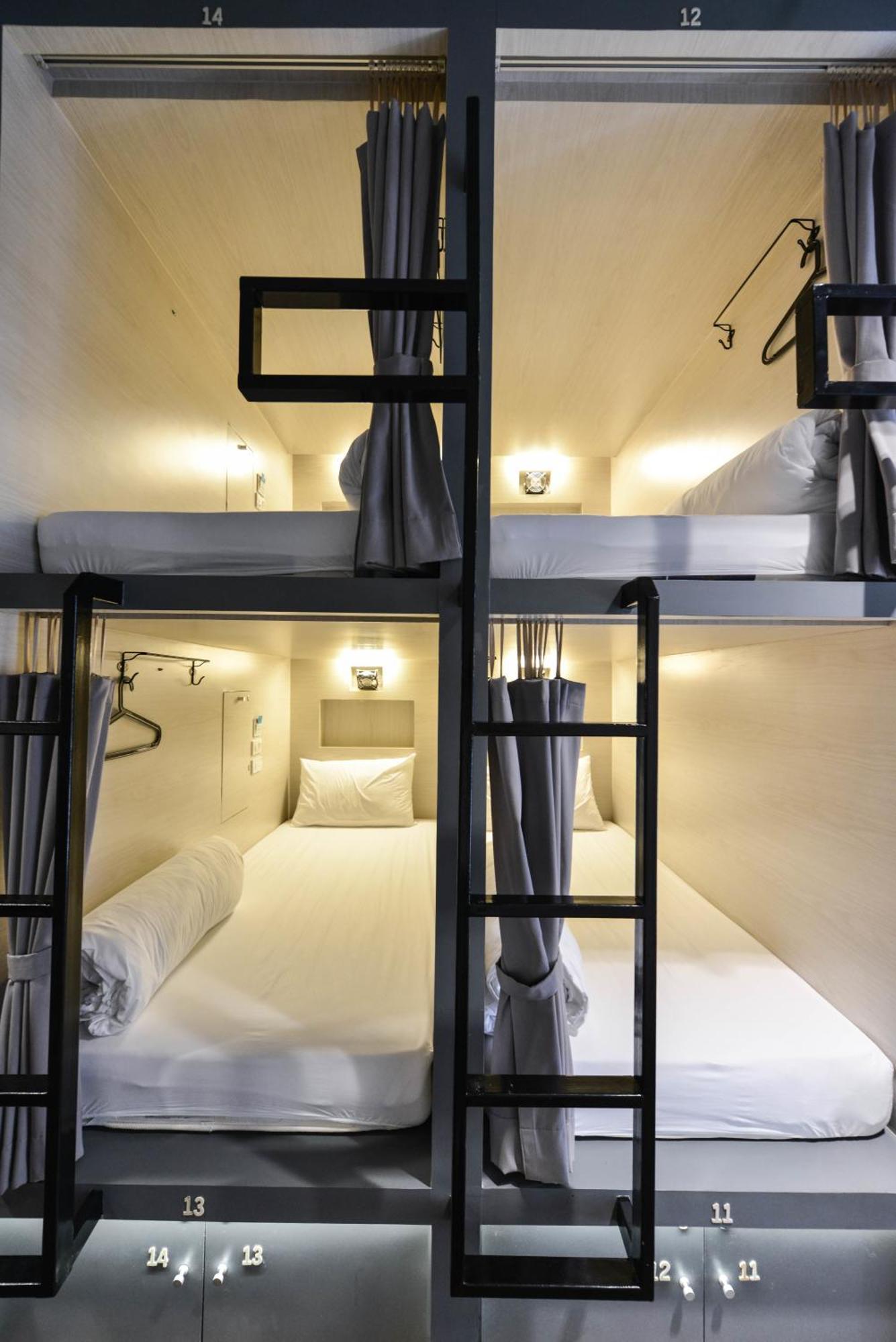 Single Bed Cube Front Entry Mixed Dormitory