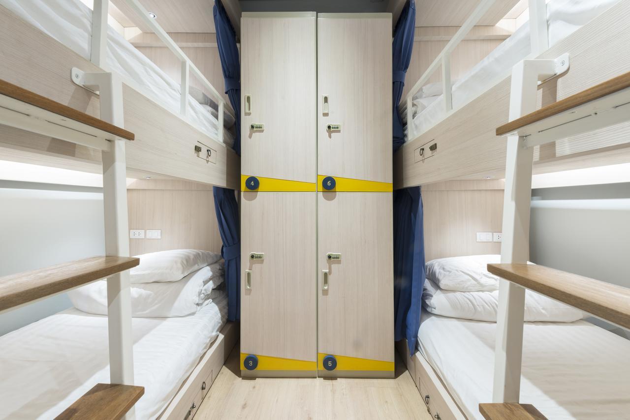 Bunk Bed Mixed Dormitory Room