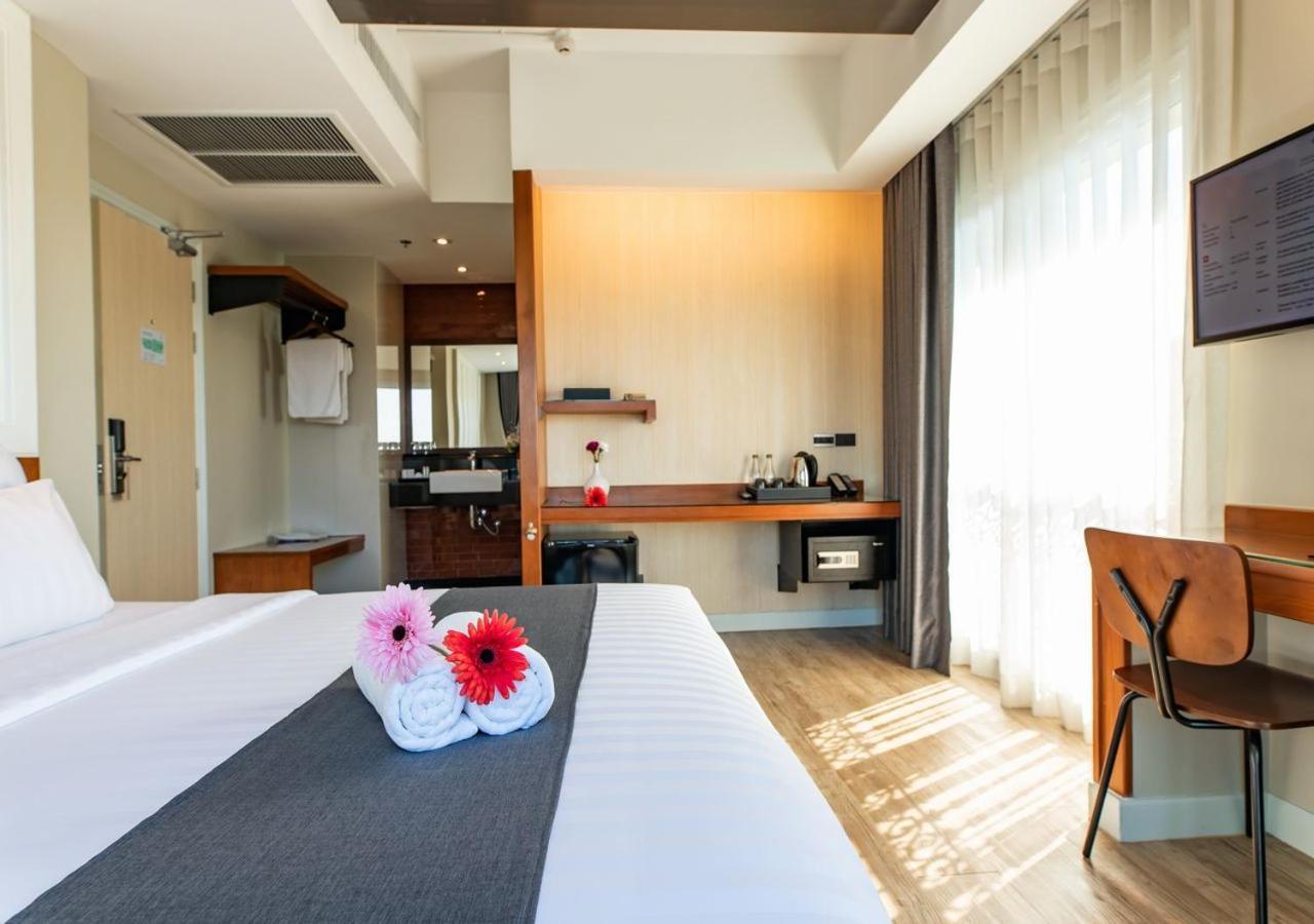 Deluxe King Suite,1215782362:JPEG