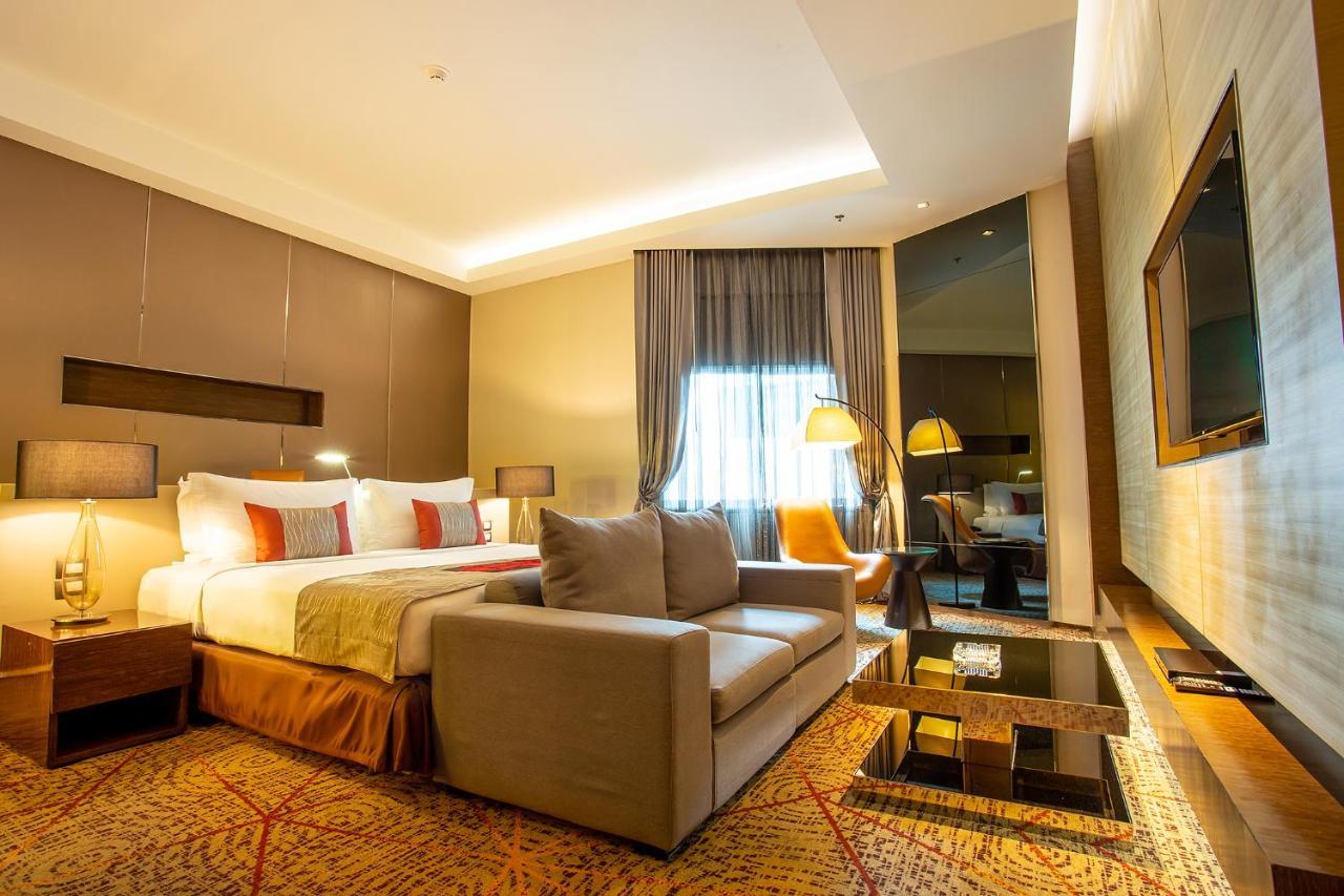 Honeymoon Suite,1208898220:JPEG