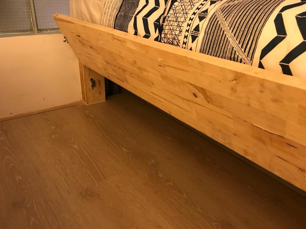 Single Room Shared Shower Toilet
