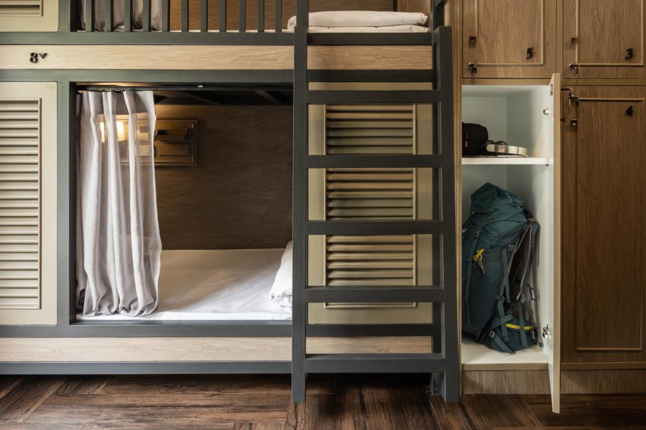 Single Bed 10-Bed Dormitory Room
