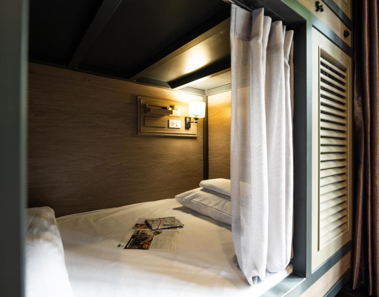 Single Bed 10-Bed Dormitory Room