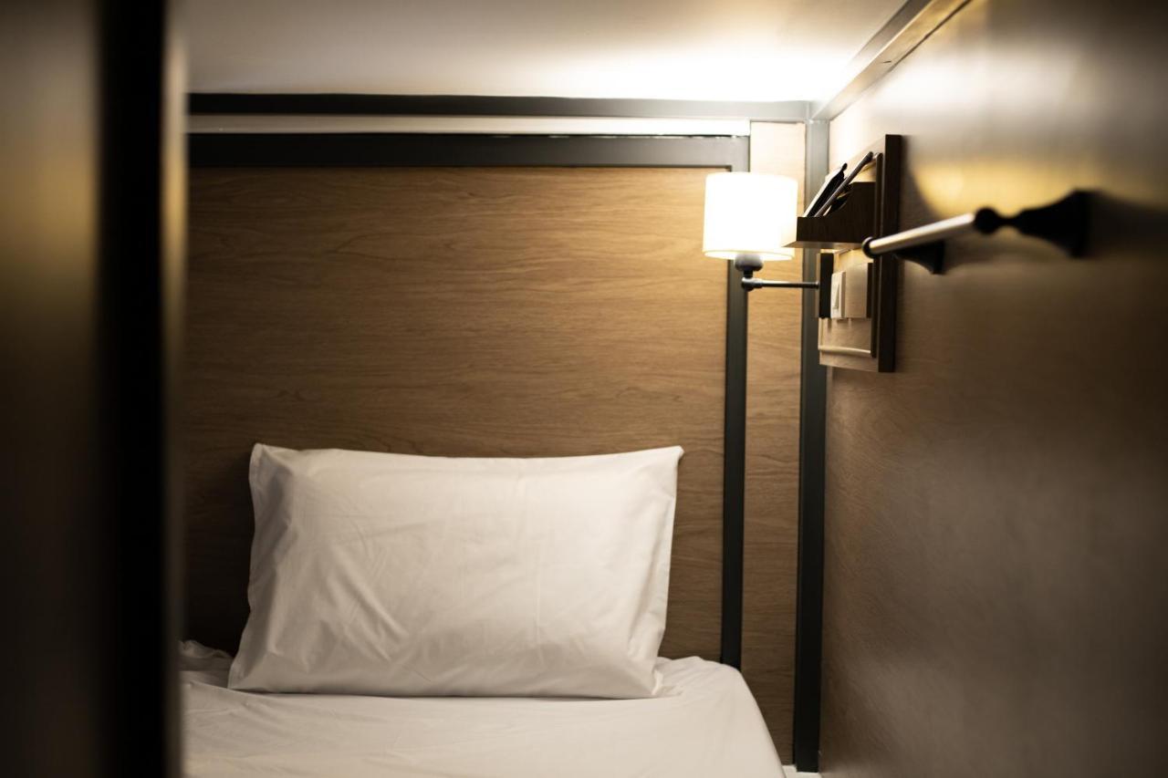 Single Bed 10-Bed Dormitory Room
