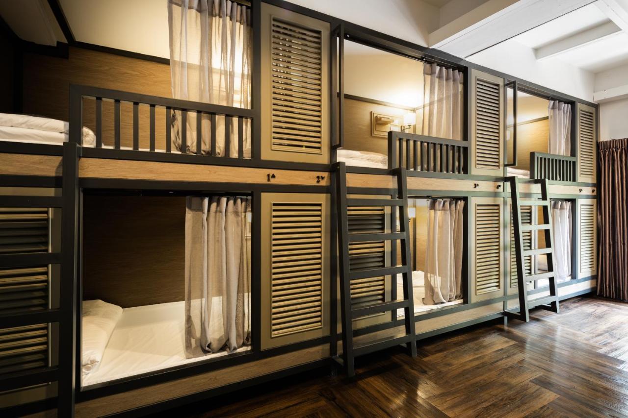 Single Bed 10-Bed Dormitory Room