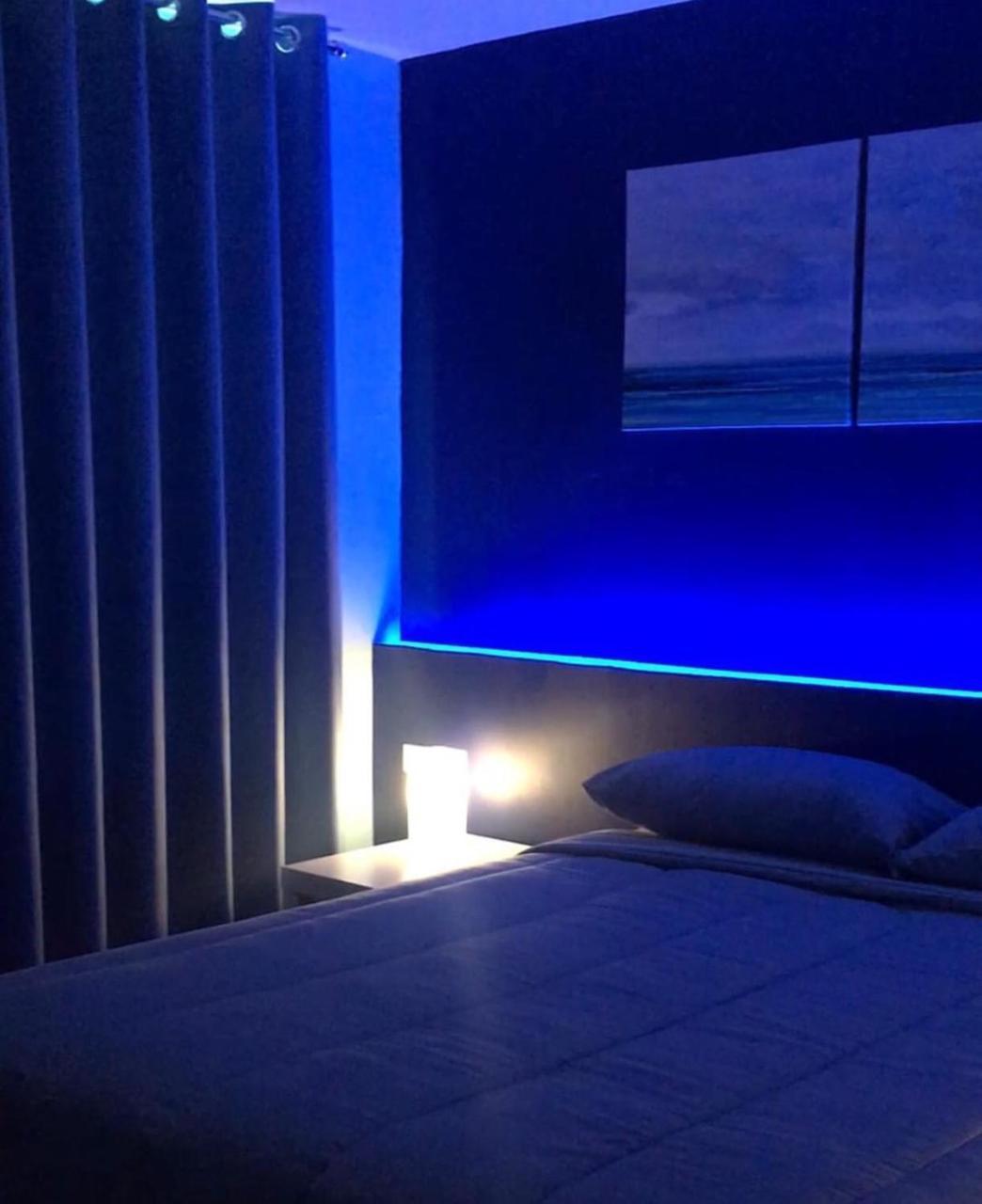 Tweepersoonskamer met 2 Aparte Bedden en Eigen Badkamer