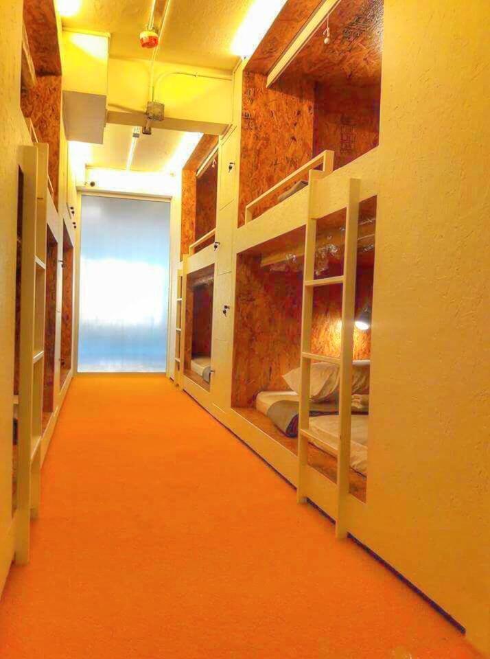 Single Bed in Male Dormitory Room with Shared Bathroom,1589507701:JPEG