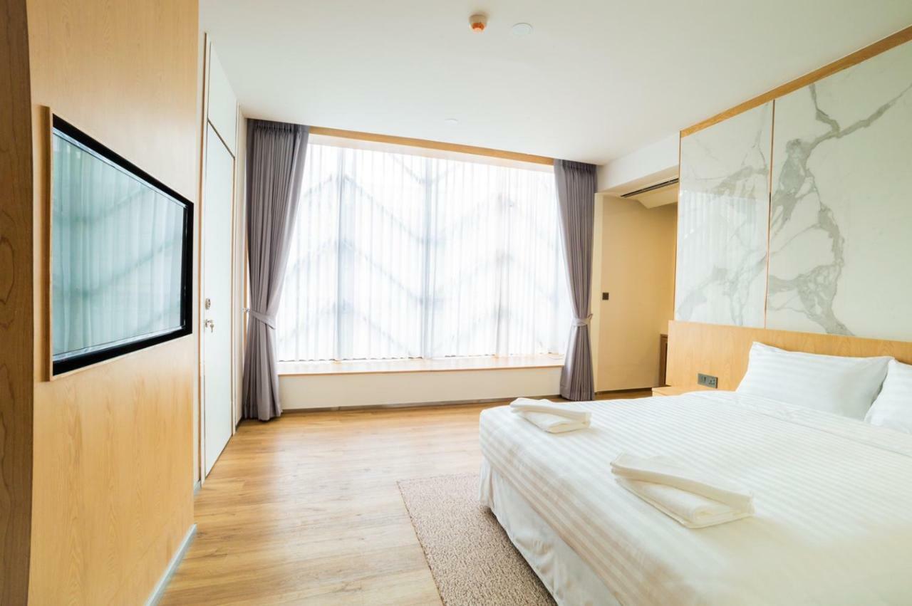 Deluxe Double Room City View