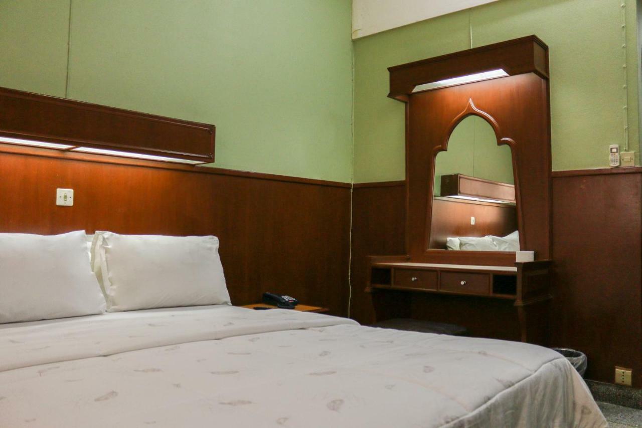 Queen Room