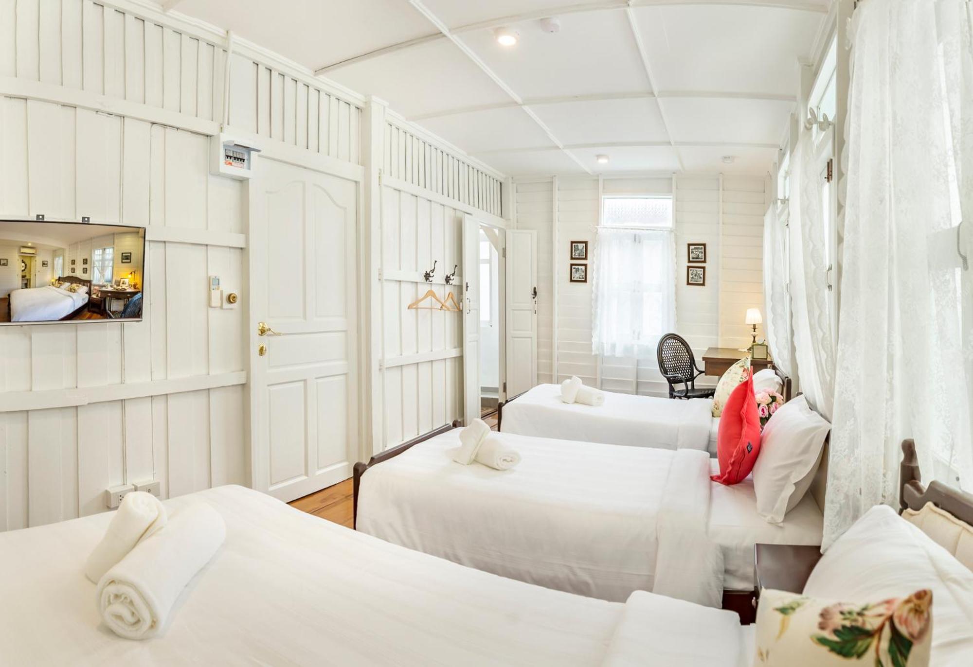 Triple Room Private Bathroom