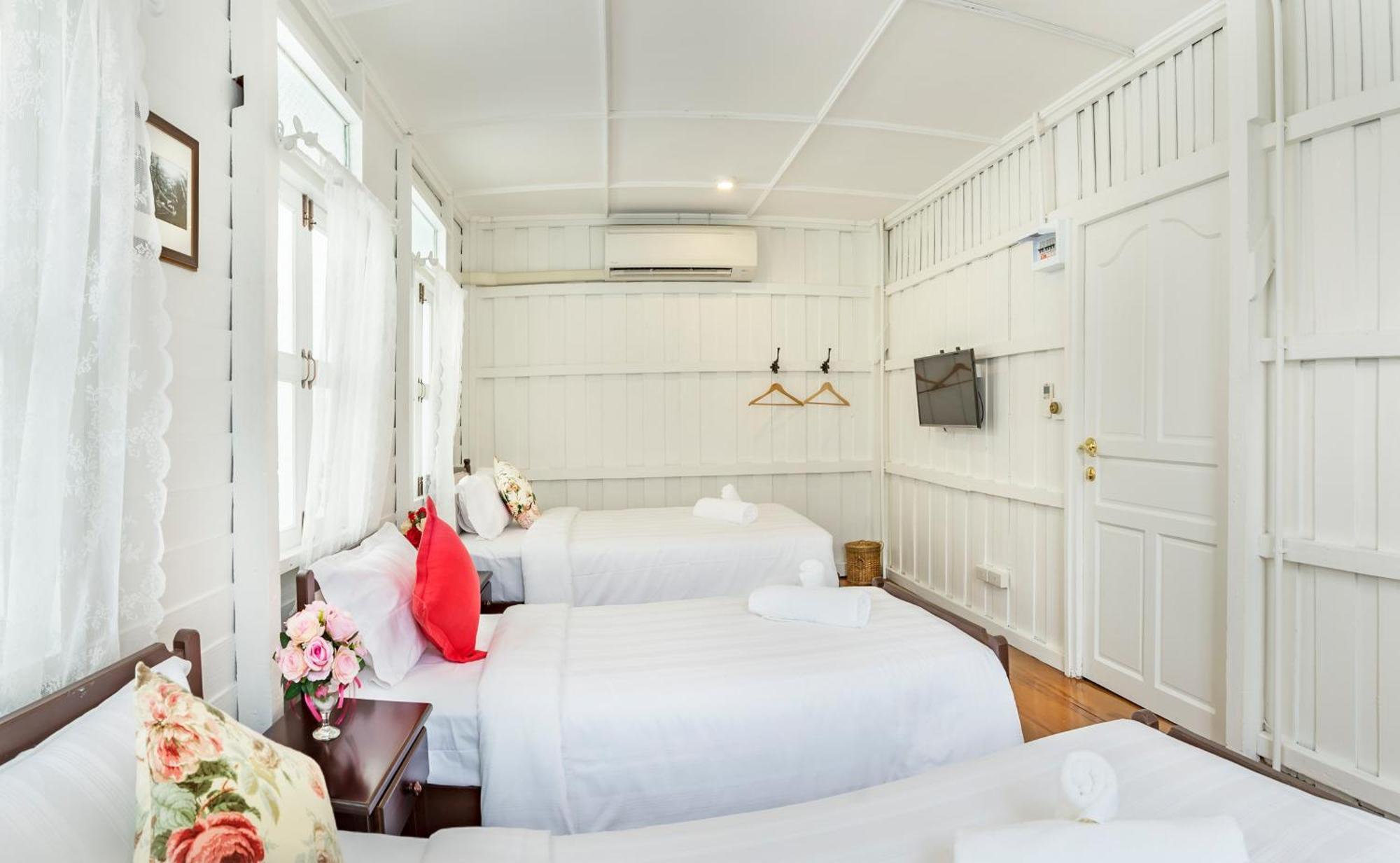 Triple Room Private Bathroom