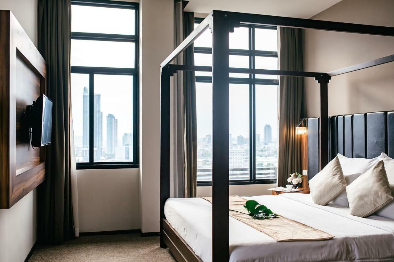 Corner Suite River View