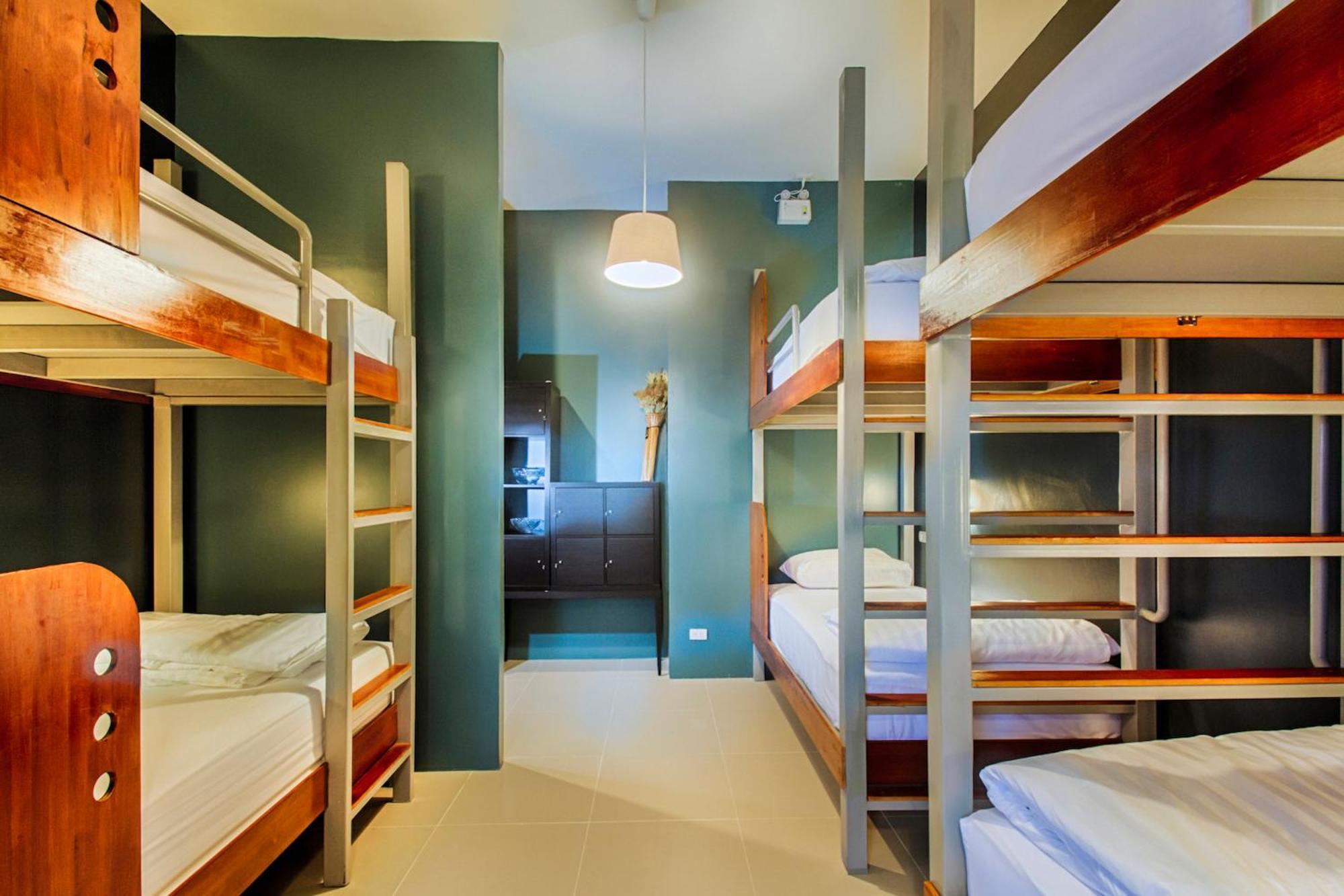 Bed 6-Bed Female Dormitory Room